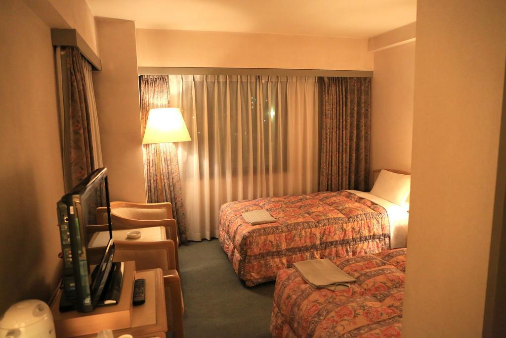 Hotel Palace Inn Toyota Тойота Екстер'єр фото